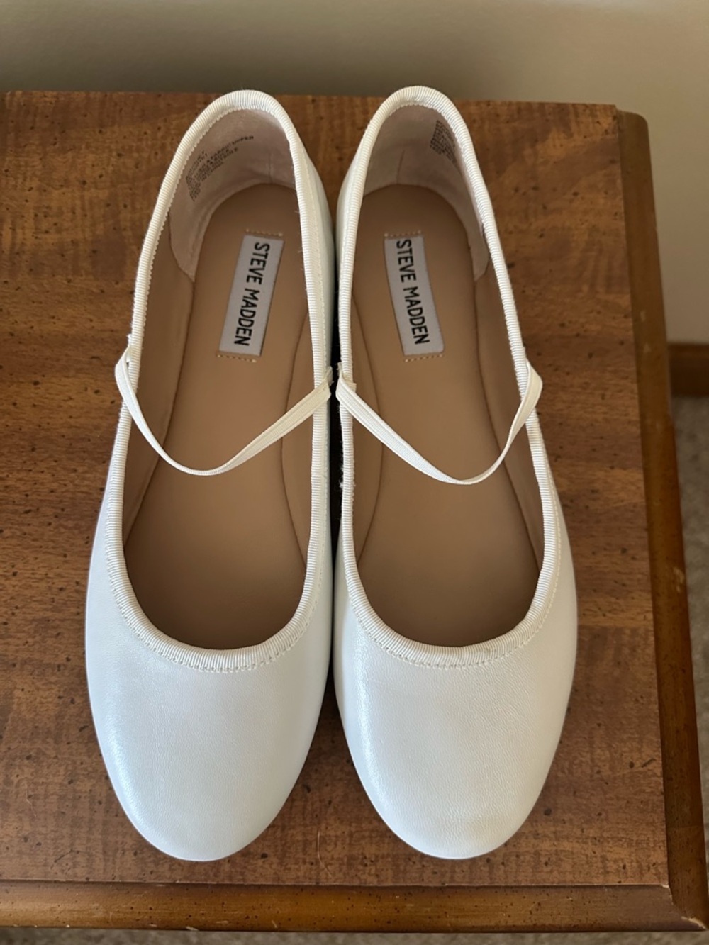 Steve Madden White Leather Ballet Flat with Mary Jane Strap - Picture 2 of 7